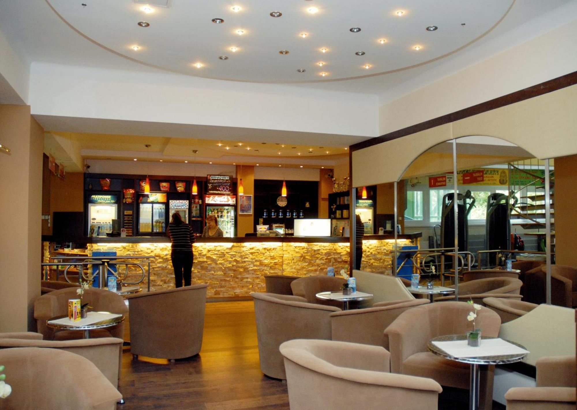 Sport Hotel Ντέμπρετσεν Εξωτερικό φωτογραφία